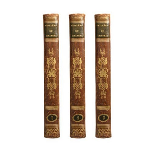 Partez au coeur des livres les plus connus avec notre sticker Livres Anciens Reliures d'Or et de Cuir ! Sticker muraux Livres Anciens Reliures d'Or et de Cuir