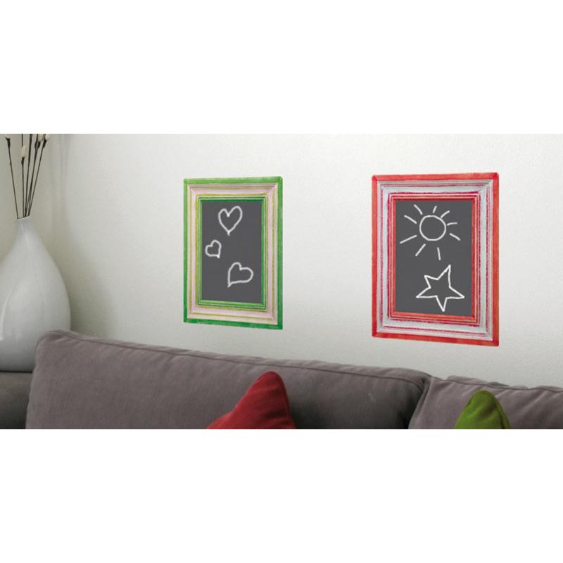 Set déco ardoise adhésive - tableau noir à craies cadres rouge et vert Salon moderne avec cadres tableaux à craies rouge et vert qui sont des ardoises adhésives.