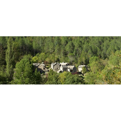 Visitez des lieux magiques avec notre sticker Paysage de France - La Croze ! Sticker Paysage de France - La Croze !