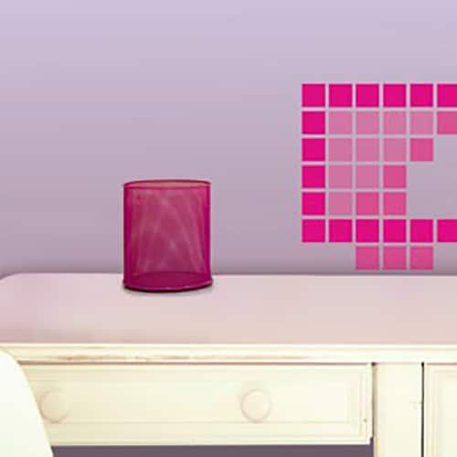 Une déco décalée et unique avec le sticker Pixels Roses ! mis en ambiance, 1ère proposition Sticker Pixels Roses sur un meuble