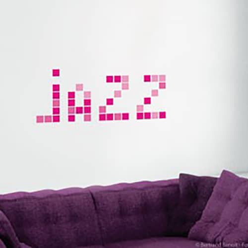 Une déco décalée et unique avec le sticker Pixels Roses ! mis en ambiance, 2ème proposition Sticker Pixels Roses avec le mot JAZZ