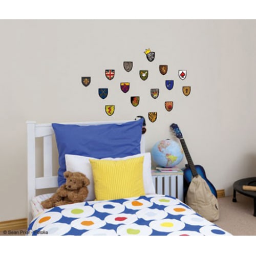 Nos stickers Blasons pour une décoration tendance et chic ! mis en ambiance, 1ère proposition stickers muraux blasons sur fond clair