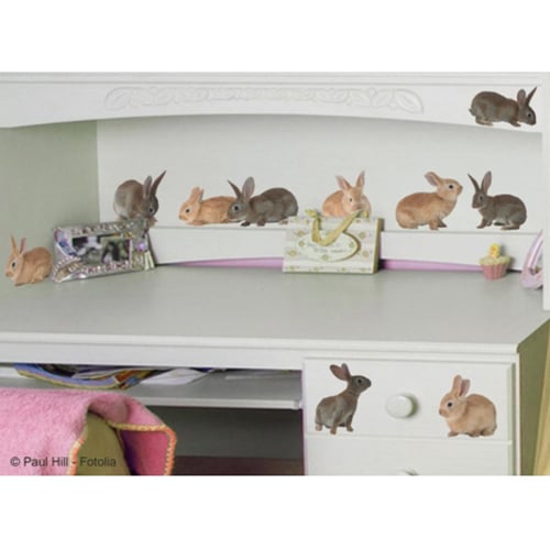 Créez une écrin de verdure avec le sticker Petits Lapins ! mis en ambiance, 1ère proposition Stickers autocollant de Petits Lapins dans une chambre d'enfant
