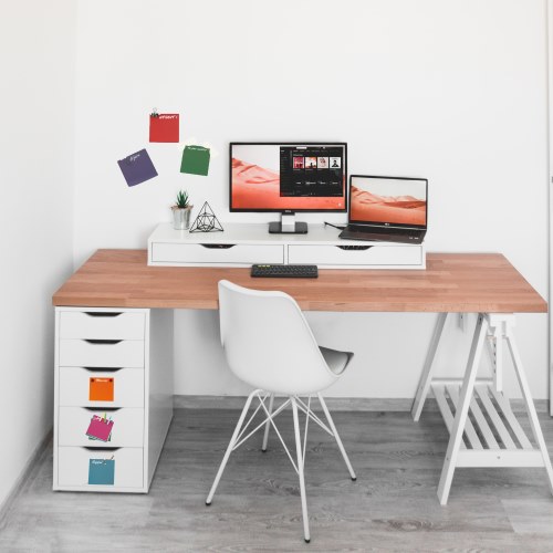 Décoration du bureau avec post it ardoise à craies effaçables