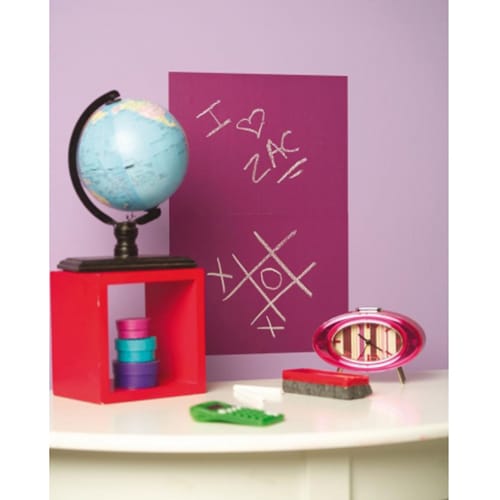 Optez pour une déco unique avec le sticker 2 ardoises violettes ! mis en ambiance, 1ère proposition Sticker mural 2 ardoises violettes