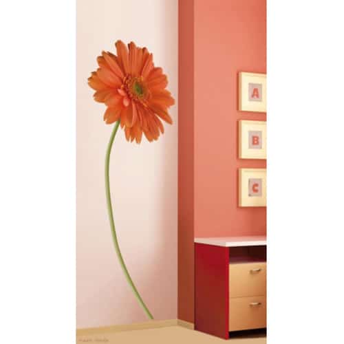 Créez une écrin de verdure avec le sticker Gerbera Orangée ! mis en ambiance, 1ère proposition Sticker adhésif Gerbera Orangée dans un salon déco