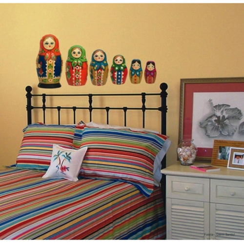 Nos stickers Poupées Russes pour une déco tendance ! mis en ambiance, 1ère proposition Autocollants muraux Poupées russes