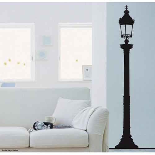 Un peu de lumière dans votre intérieur avec le sticker Silhouette de Réverbère Noir ! mis en ambiance, 1ère proposition Sticker adhésif Silhouette de Réverbère Noir