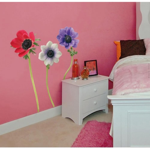Créez une écrin de verdure avec le sticker Anémones ! mis en ambiance, 1ère proposition Sticker adhésif de fleur Anémones dans une chambre