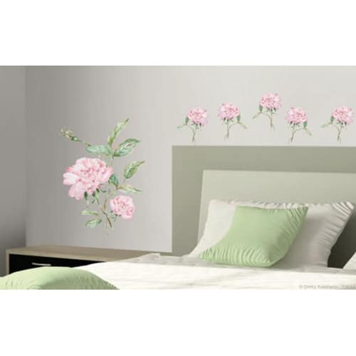 Créez une écrin de verdure avec le sticker Oeillets Roses ! mis en ambiance, 2ème proposition Sticker d'une fleur oeillets Roses