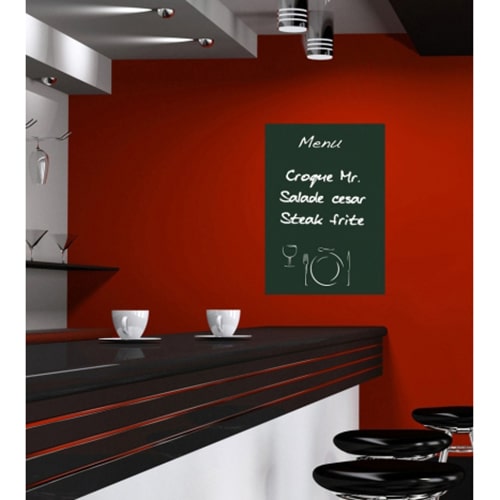 Une déco colorée grâce à nos stickers autocollants effaçable Menu ! Stickers autocollants effaçable Menu au dessus d'un bar