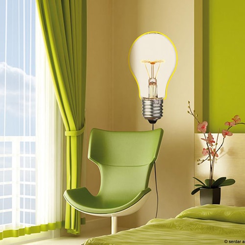 Un peu de lumière avec notre sticker mural géant Ampoule ! Sticker autocollant lumineux à coller au mur