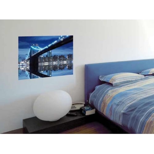 Découvrez et admirez avec le sticker Pont de Brooklyn illuminé ! mis en ambiance, 1ère proposition Adhésif Pont de Brooklyn illuminé dans une chambre
