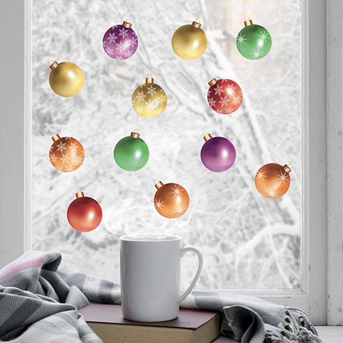 sticker Boules de Noël de couleurs sur une vitre