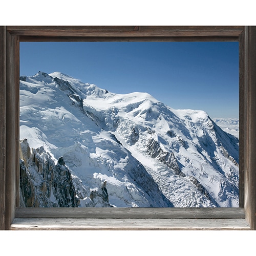 Déco de chalet de montagne avec une fausse fenêtre adhésive en trompe-l'oeil