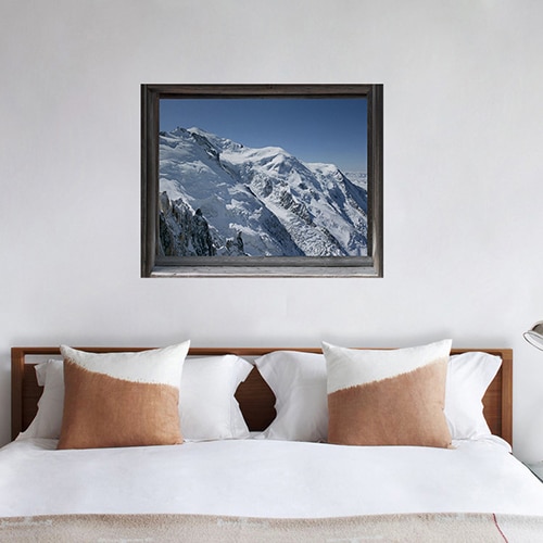 Fausse fenêtre adhésive en trompe l'oeil avec vue sur les sommets enneigés des Montagne