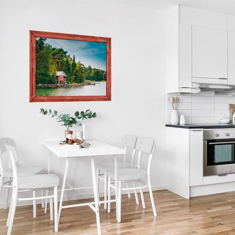 Cuisine ouverte sur la salle à manger offrant une vue sur un paysage du Canada grâce à la fausse fenêtre adhésive en trompe-l'oeil.