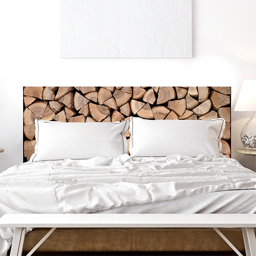 Sticker Bûches en bois pour tête de lit sur mur blanc