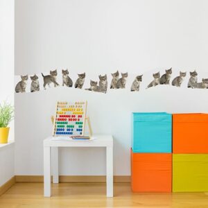 frise adhésive chatons dans chambre d'enfants avec boulier et cubes colorés