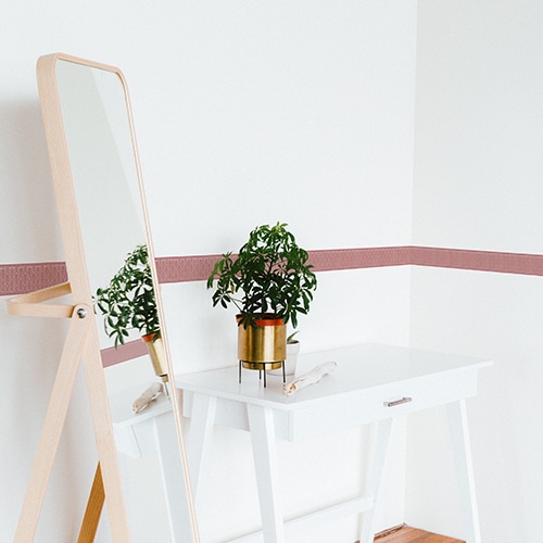 Sticker frise feuille rouge et blanc avec plante décorative et miroir