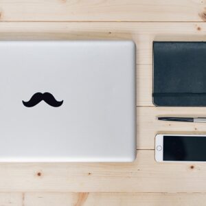 Sticker adhésif moustache