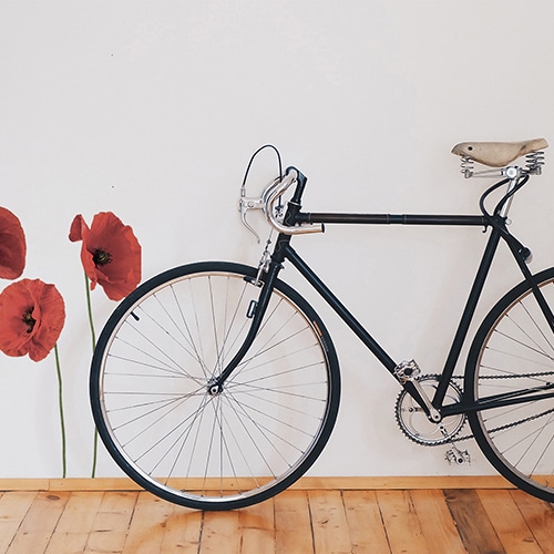 stickers grands coquelicots à coté d'un vélo