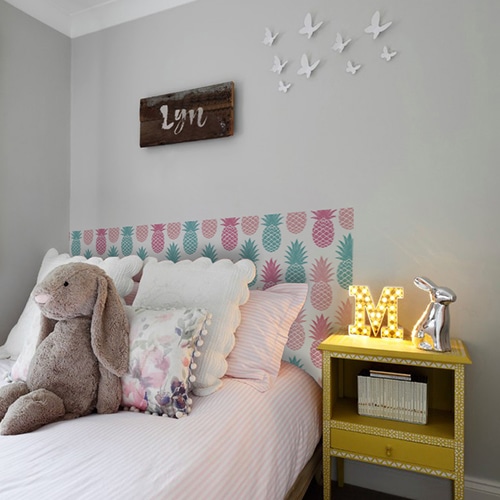 Tête de lit ananas colorés pour chambre d'enfant