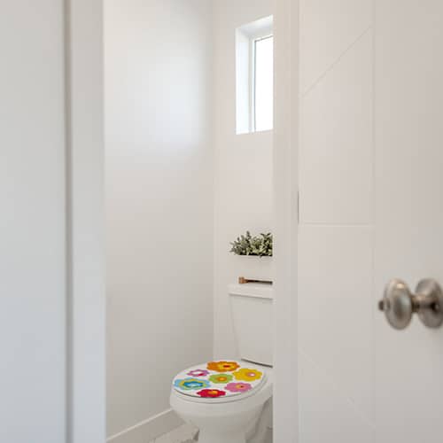 Sticker fleurs de couleurs pour abattant de toilette