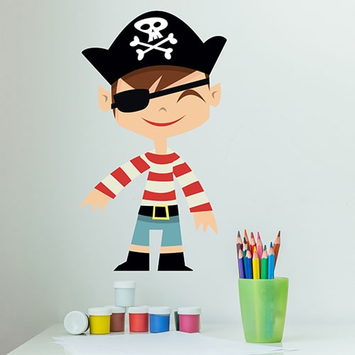 Sticker mural Garçon Pirate pour enfants mis en ambiance sur un mur clair