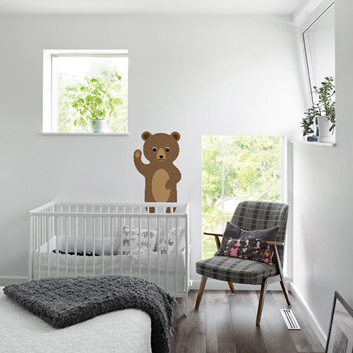 Sticker mural Ours Brun pour enfants enfants mis en ambiance sur le mur blanc d'une chambre pour enfants