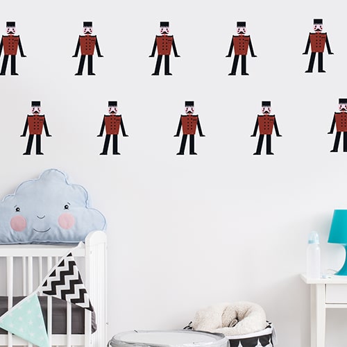 Mosaïque de Stickers Soldat enfants mis en ambiance dans une chambre pour enfants à murs blancs