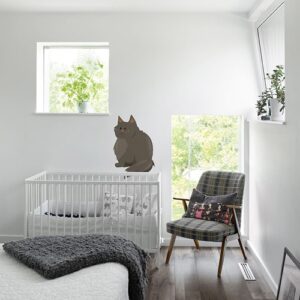 adhésif mural Chaton pour enfants mis en ambiance sur mur blanc