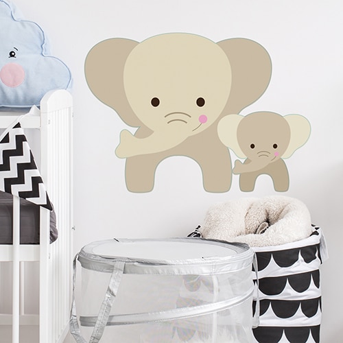 Sticker maman et bebe Éléphants pour enfants mis en ambiance derrière un berceau