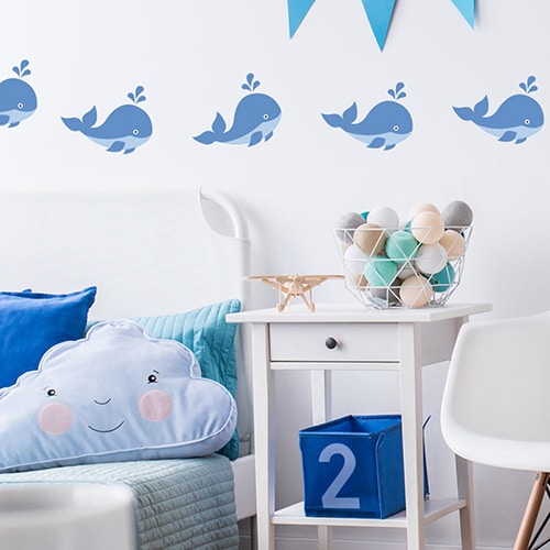 bande de Stickers Baleine enfants mis en ambiance sur mur blanc