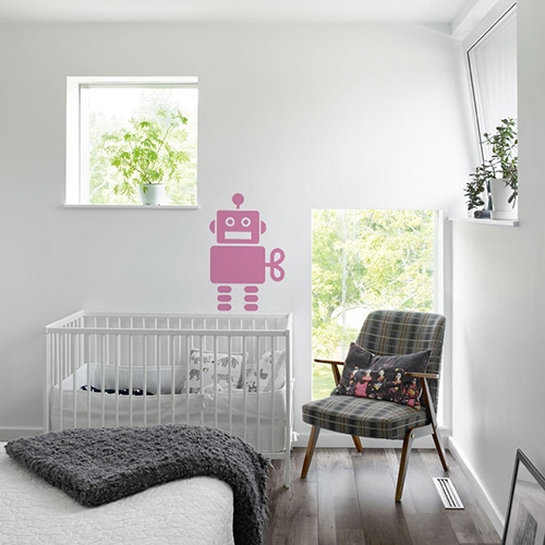 Sticker Robot Violet pour enfants mis en ambiance dans une chambre bébé