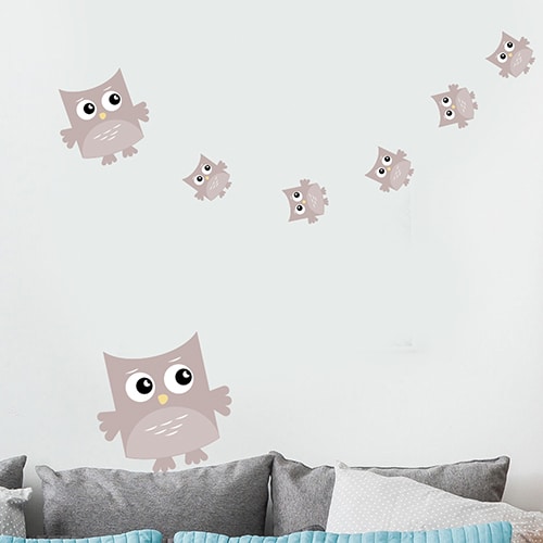 Sticker Hibou Rose Chair pour enfants mis en ambiance collé au mur d'une pièce à vivre