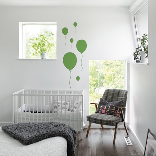 Stickers Ballon Vert enfants collés au mur d'une chambre pour bébé