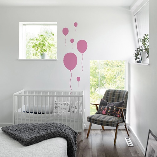 Sticker Ballon Rose enfants collés au mur d'une chambre pour bébé