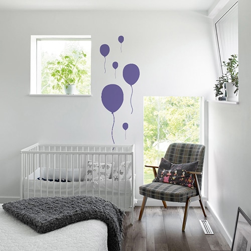 Sticker mural chambre pour bébé ballon violet