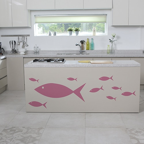 Poissons roses stickers muraux sur des meubles cuisine