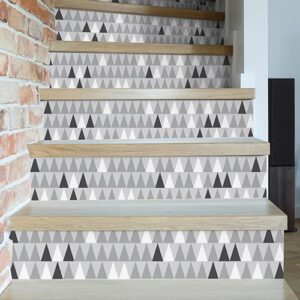 Sticker contremarche motif triangulaire blanc gris noirs à coller dans les escaliers