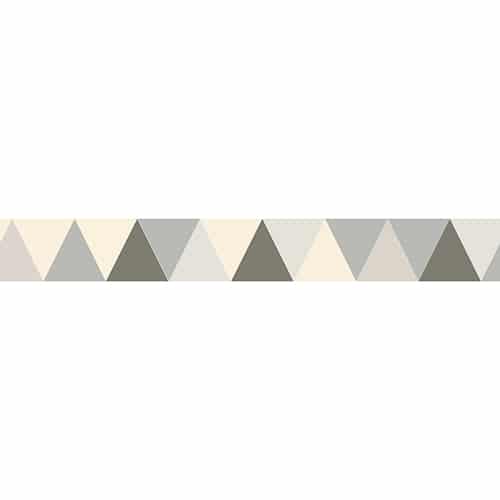 Autocollants contremarches motifs triangles foncés clairs et gris sur escalier bois verni