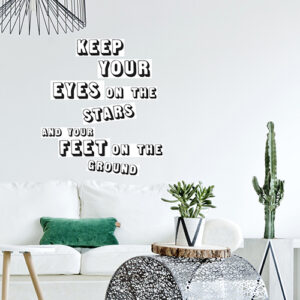 Salon décoré avec un sticker citation Keep your eyes