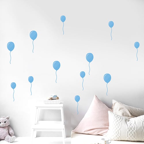 Sticker ballons bleus dans une chambre d'enfant