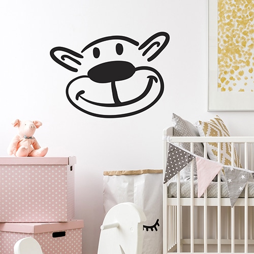 Sticker adhésif tête d'ours dans une chambre d'enfant