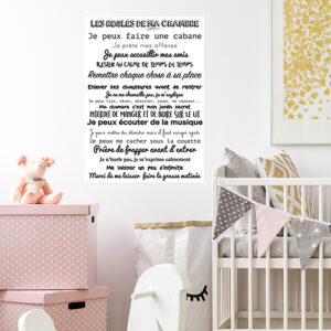 Sticker autocollant citation Les règles de ma chambres collé dans une chambre d'enfant