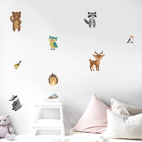 Sticker mural Animaux de la forêt dans une chambre