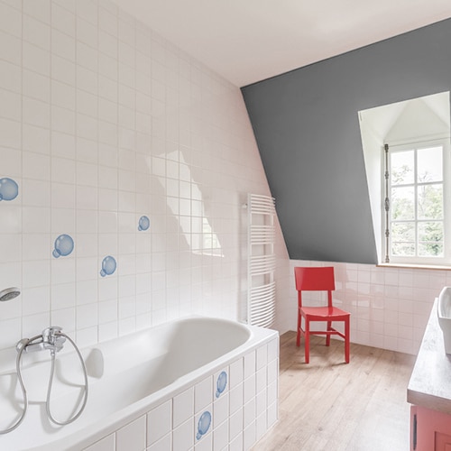 Stickers bulles de savon au dessu d'une baignoire décoration salle de bain