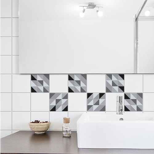 Adhésif déco scandinave noir et blanc pour carrelage blanc de salle de bain