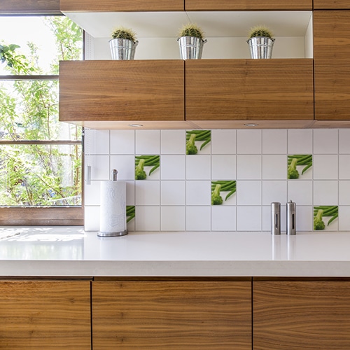 Autocollant déco Légumes verts pour carrelage blanc de cuisine en bois